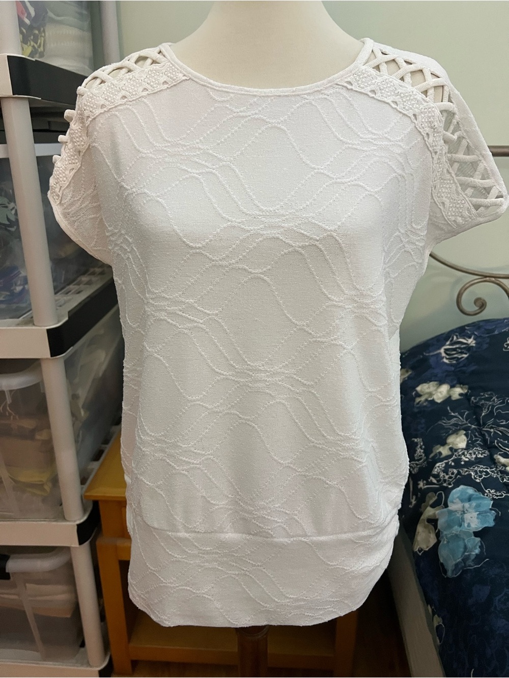 JM Collection Women’s Large White Lined Crochet-Sleeve Textured Knit Top